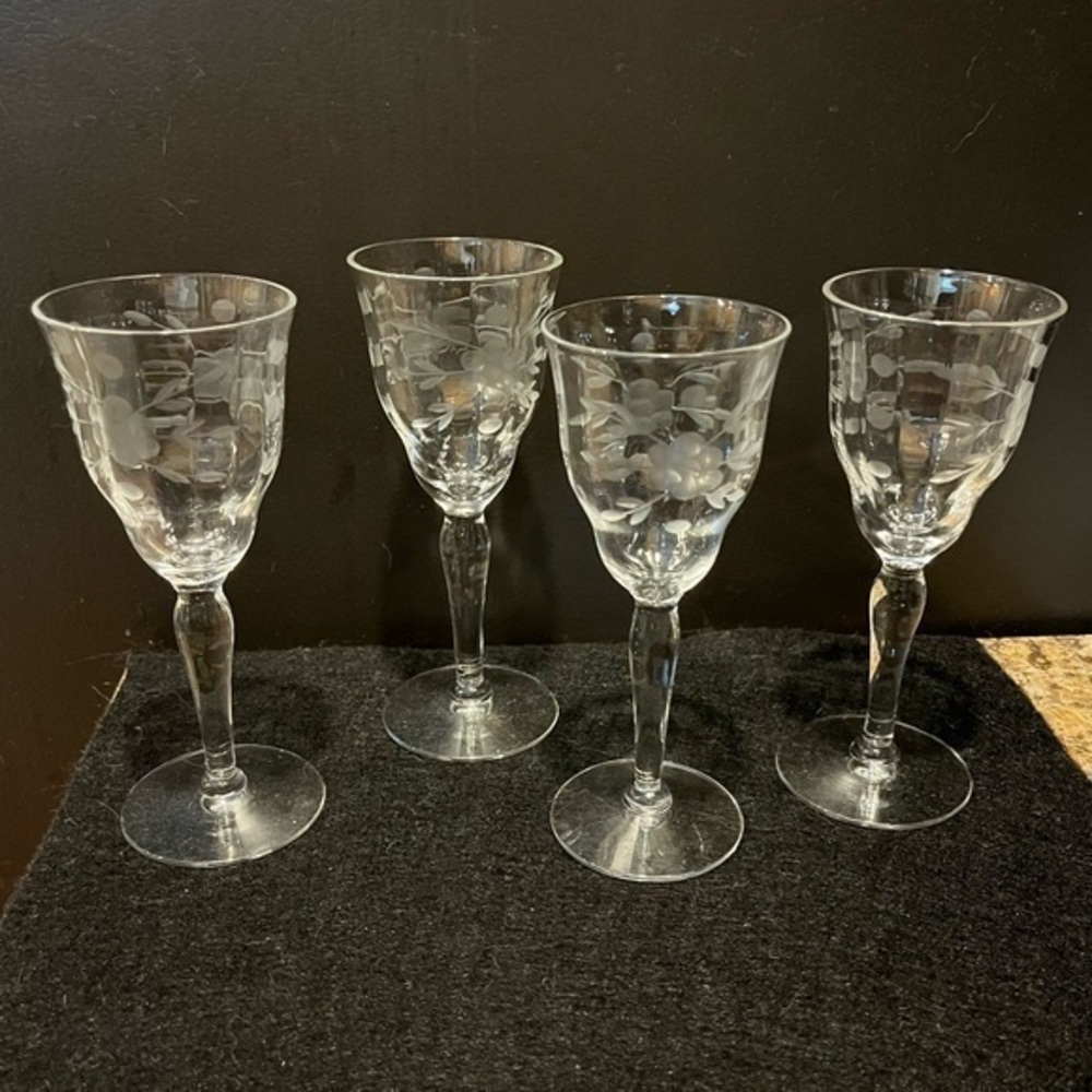Set of 4 Vintage Floral Etched Cordial Apertif Glasses